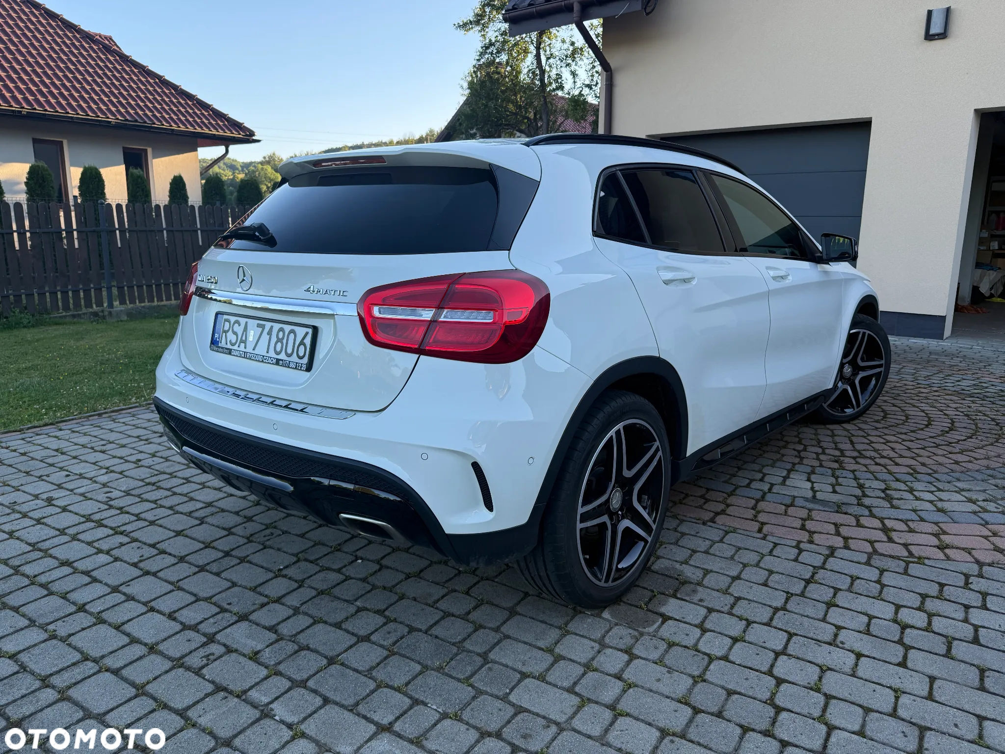 Mercedes-Benz GLA 250 4-Matic - 4
