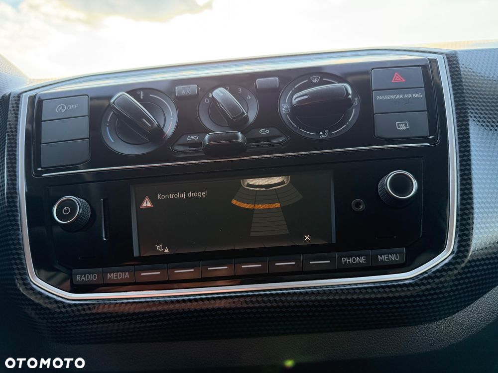 Volkswagen up! Standard - 15