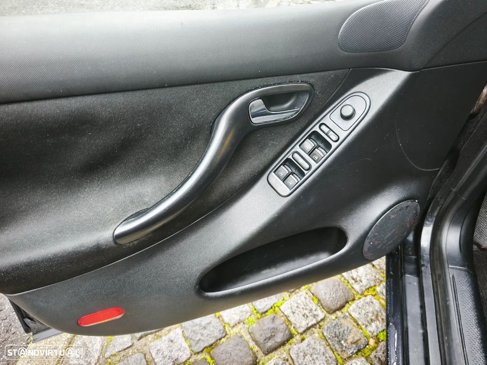 SEAT Leon 1.4 16V Confort JE+AC - 11