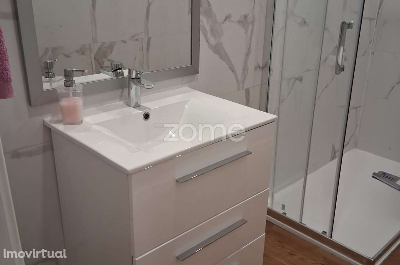 Loja convertida em habitação T0+1em Águas Santas - Grande imagem: 3/18