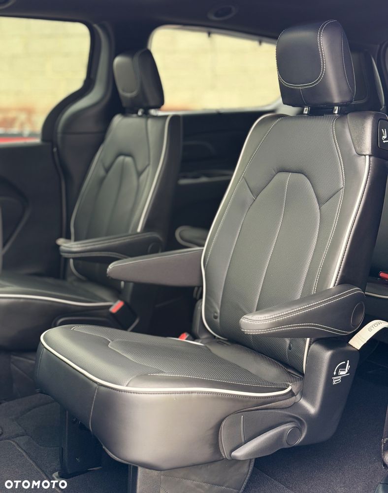 Chrysler Pacifica - 29