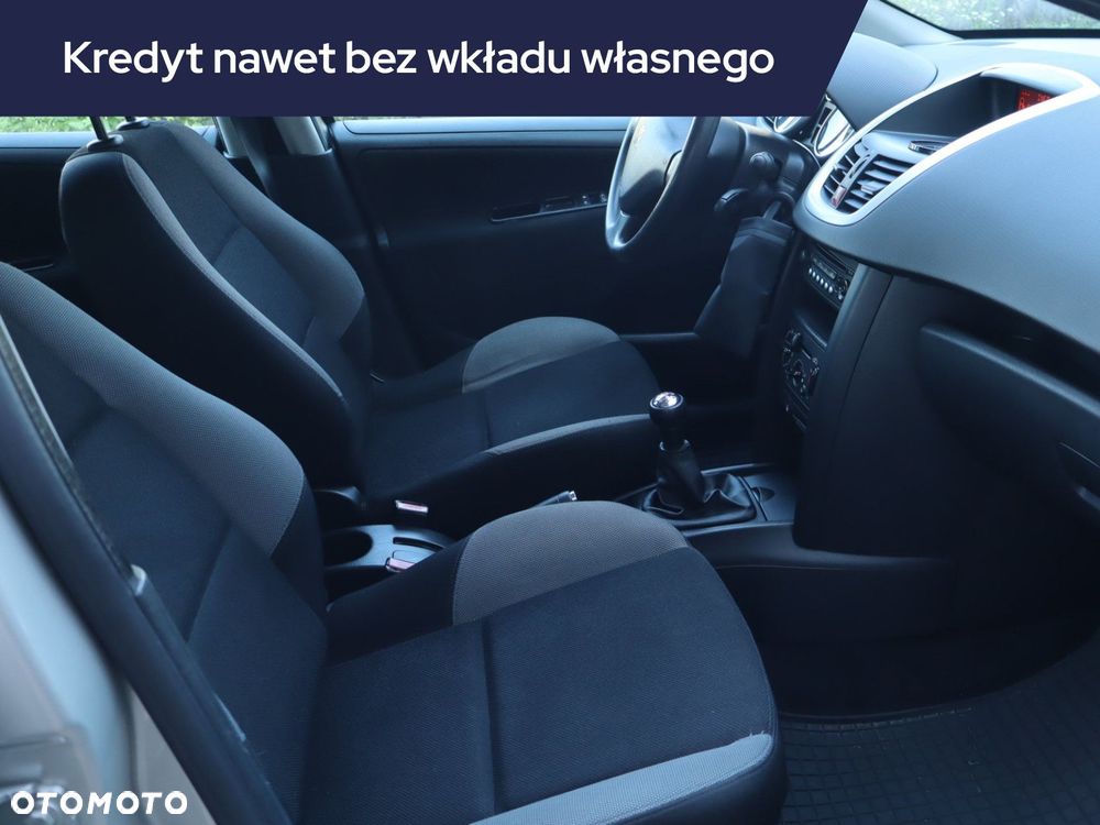 Peugeot 207 - 11