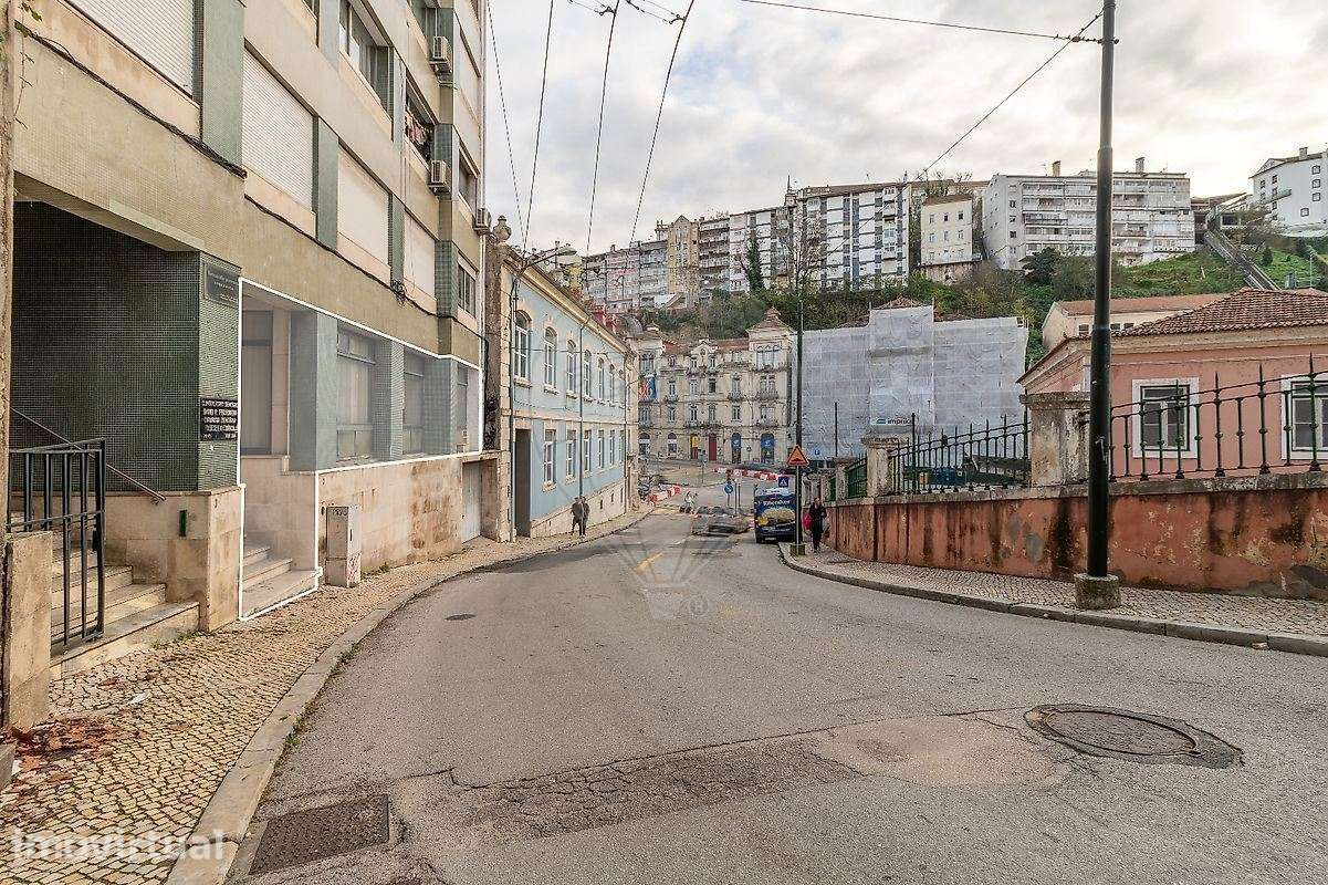 Loja no Centro de Coimbra  Versatilidade e Localização Premium - Grande imagem: 3/13