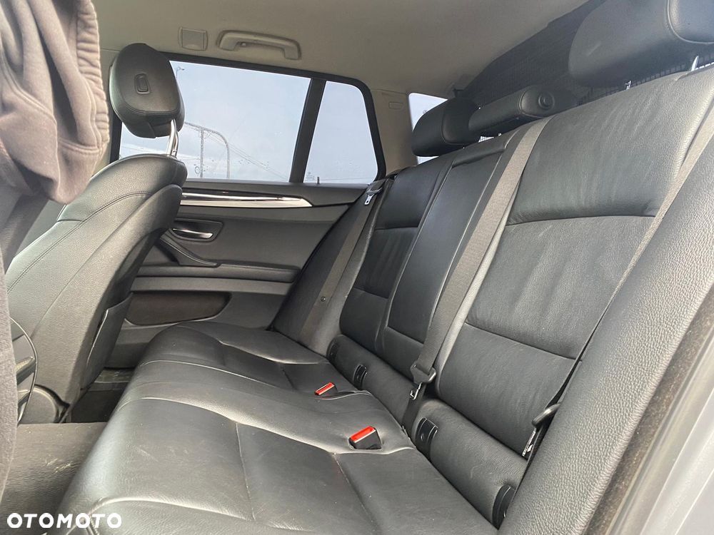 BMW Seria 5 520d xDrive Touring - 9