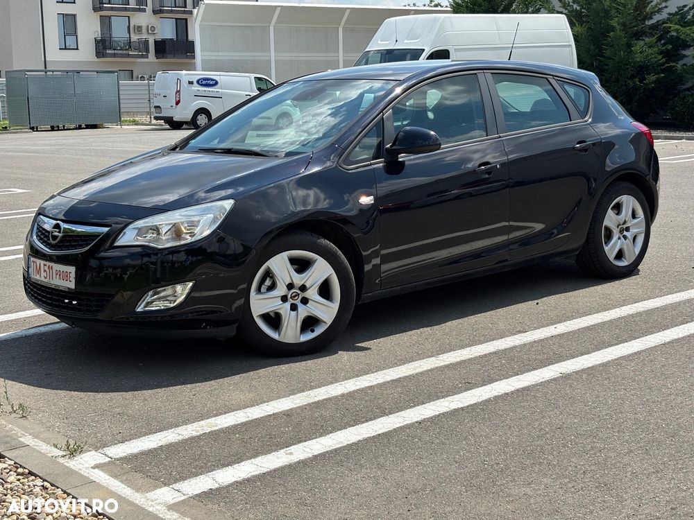 Opel Astra 1.7 CDTi Cosmo - 11
