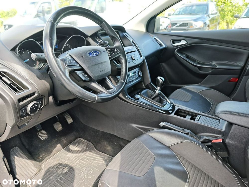 Ford Focus - 11