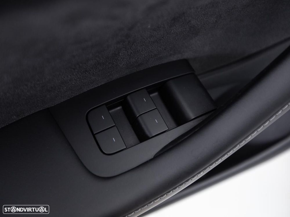 Tesla Model 3 Performance Dual Motor AWD - 17