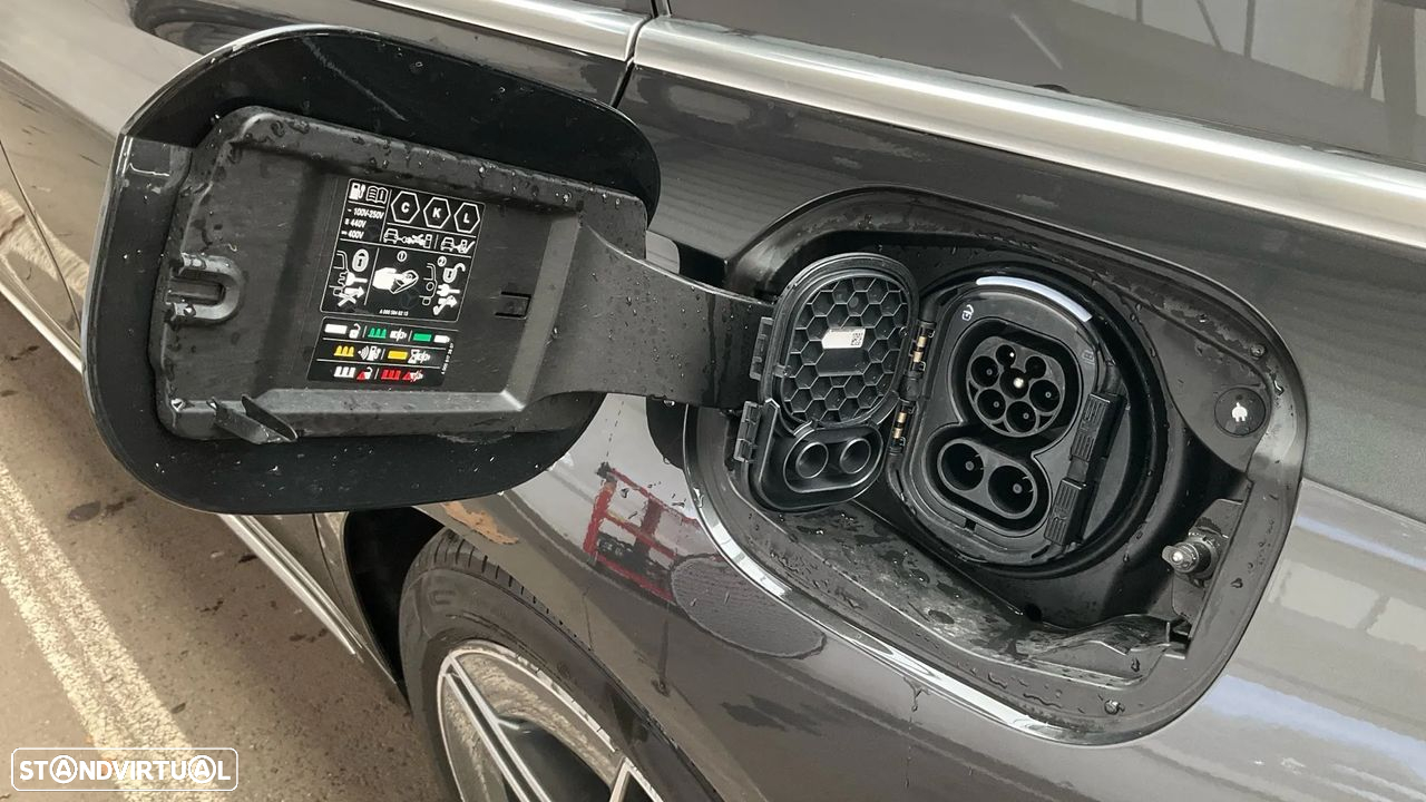 Mercedes-Benz E 300 T 9G-TRONIC AMG Line - 9