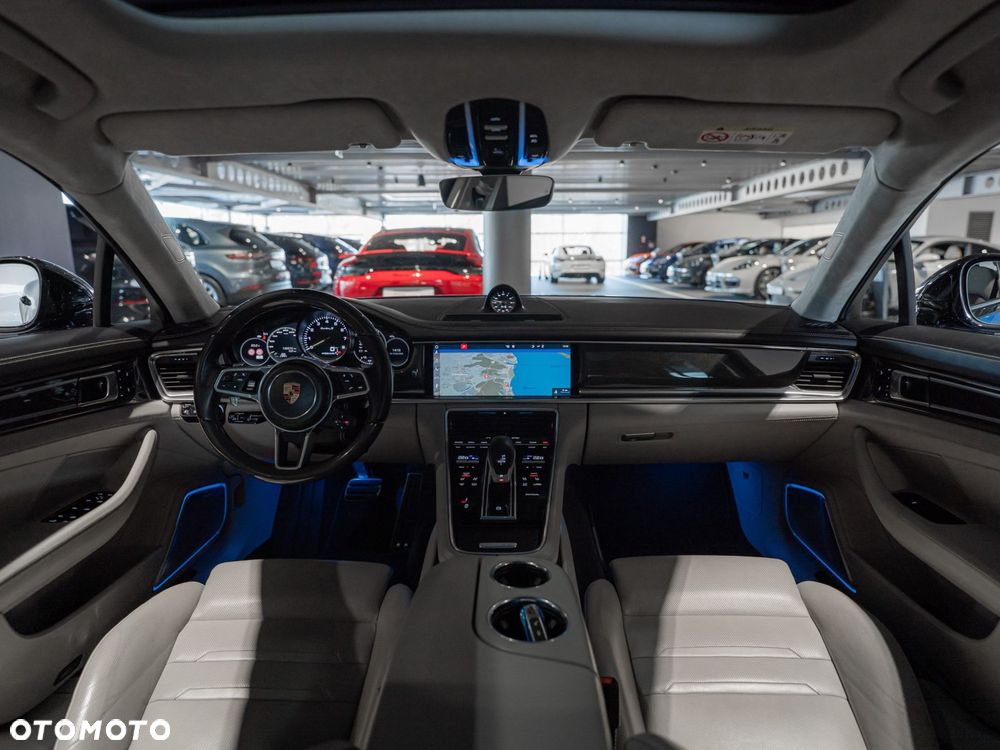 Porsche Panamera - 23