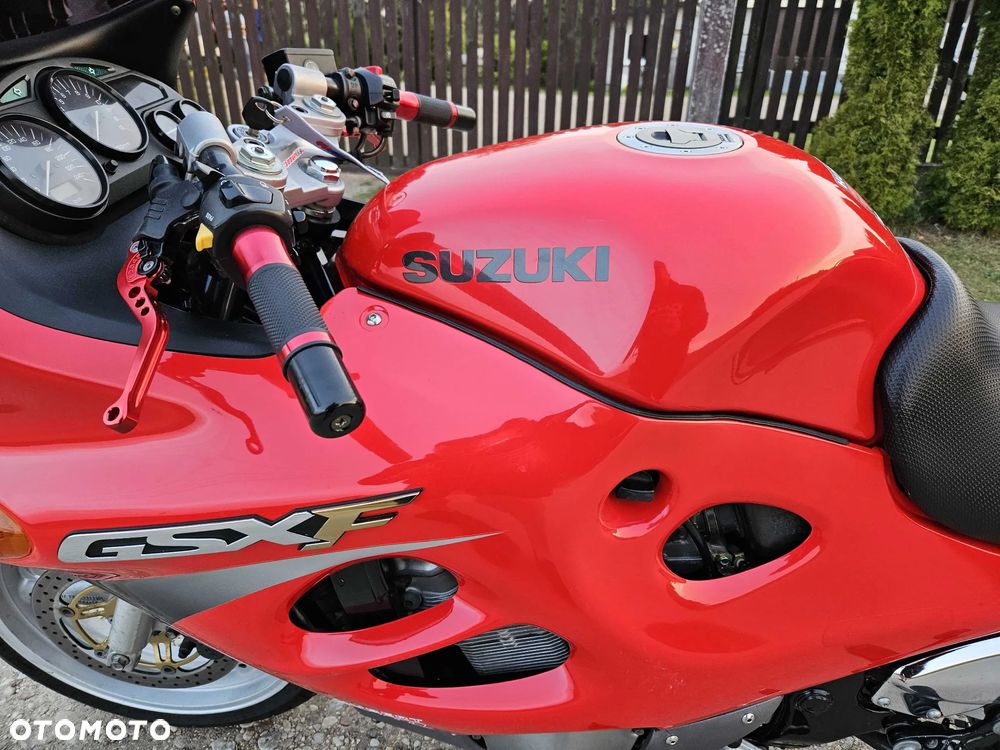 Suzuki GSX - 29