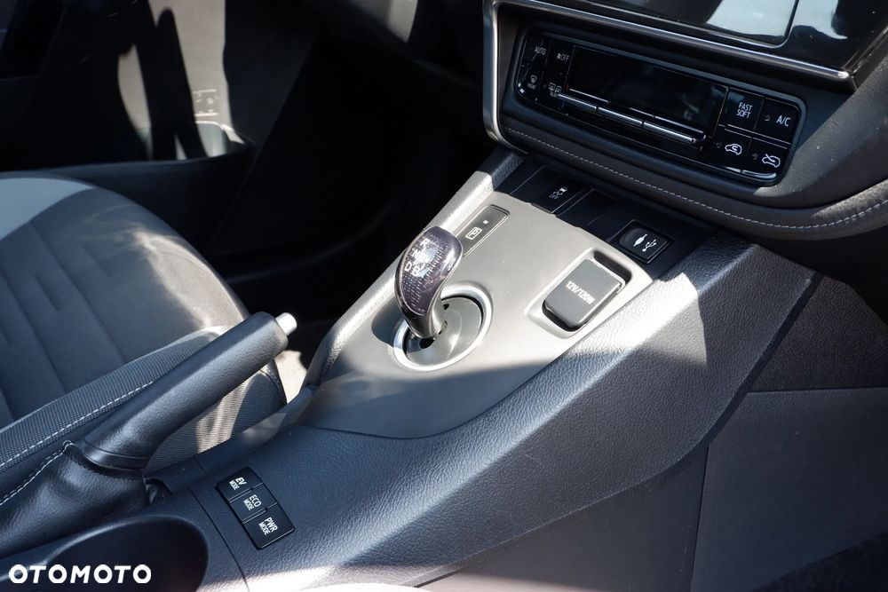 Toyota Auris 1.8 HSD Luna - 7