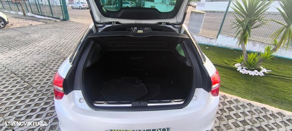 Citroën DS5 2.0 HDi So Chic 125g - 39