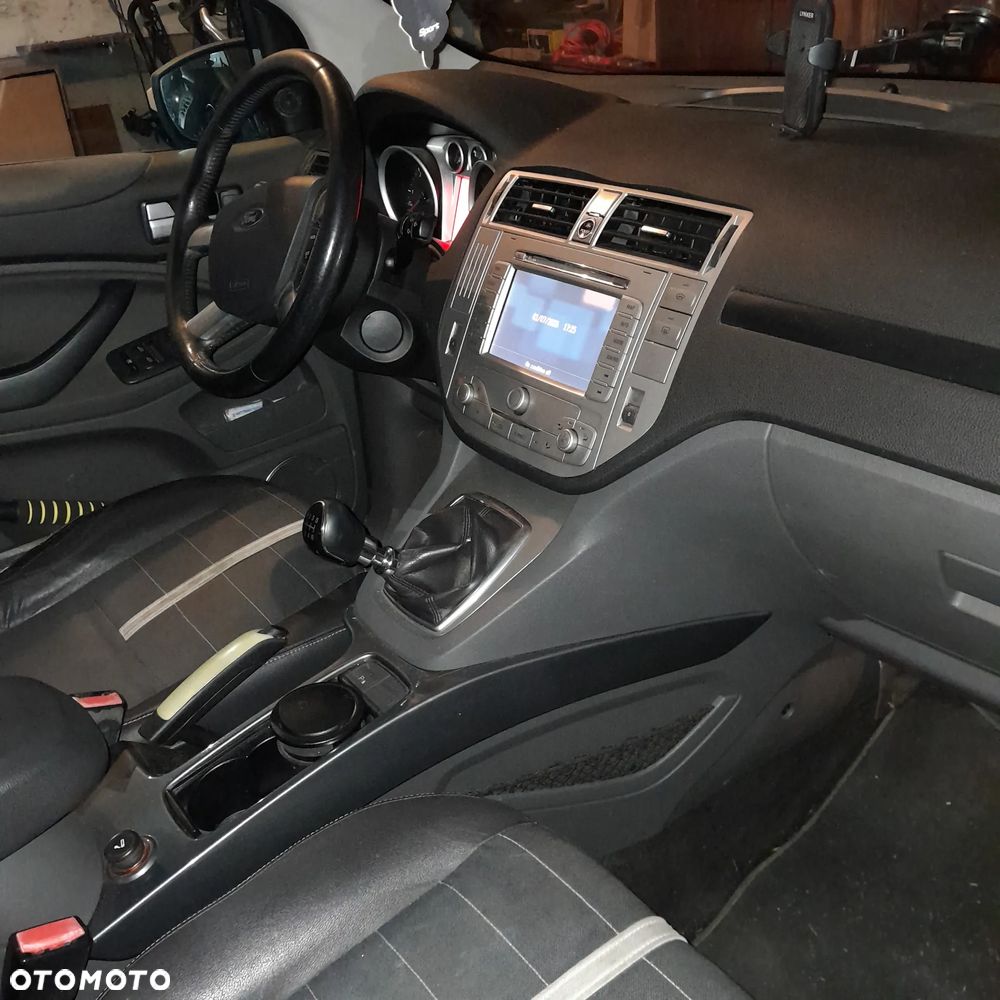 Ford Kuga 2.0 TDCi 2x4 Titanium - 5