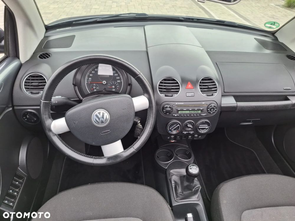 Volkswagen New Beetle - 21