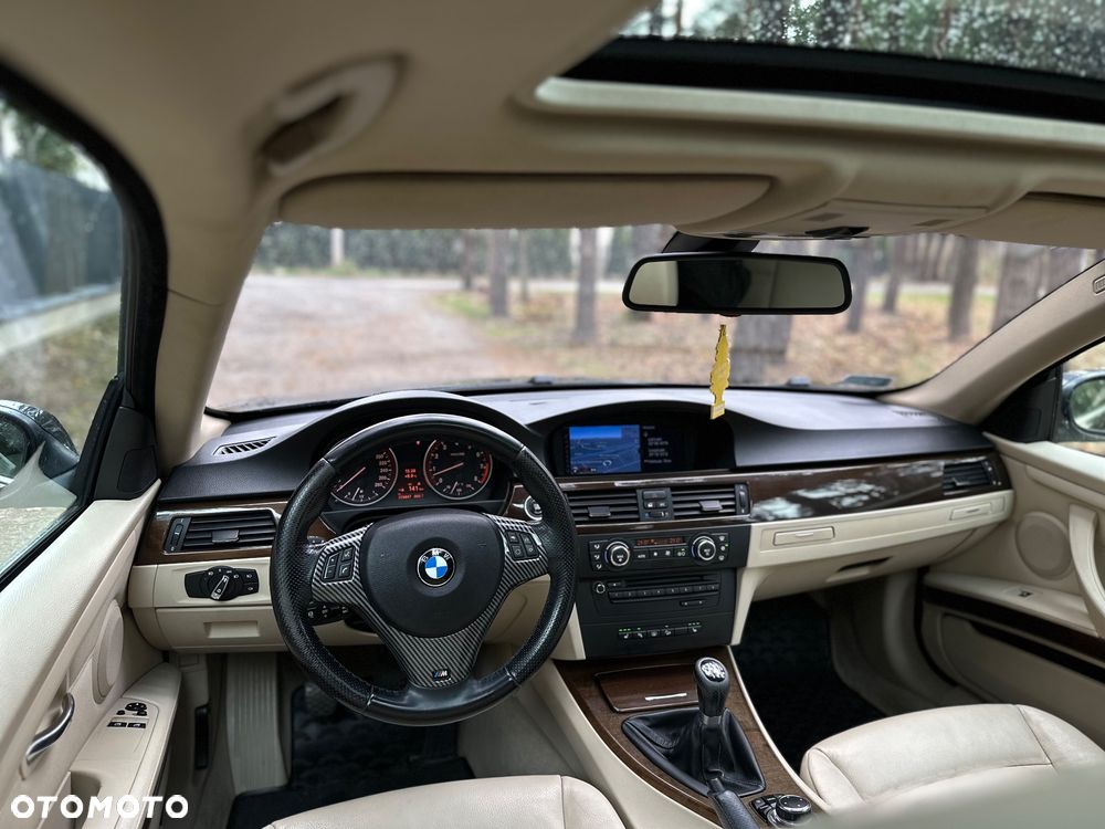 BMW Seria 3 330xi - 9