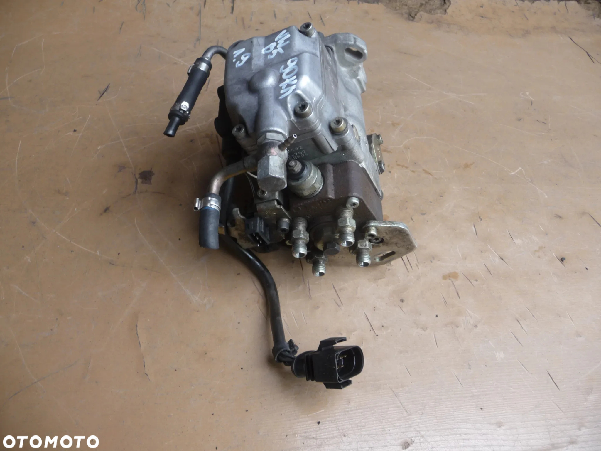 AUDI A4 B5 VW PASSAT B5 1.9 TDI 90KM POMPA WTRYSKOWA 0460404985 028130110H - 8