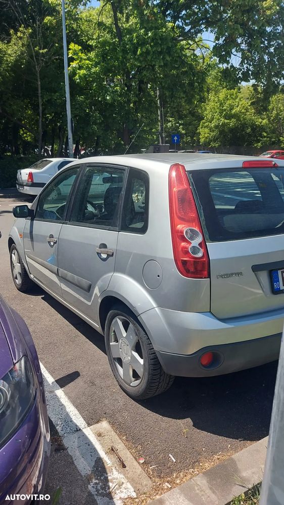 Ford Fiesta 1.4i Comfort - 4
