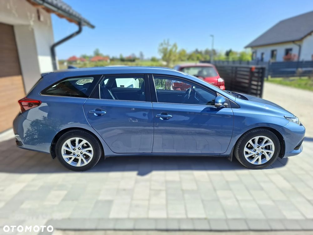 Toyota Auris 1.4 D-4D Premium Comfort - 6