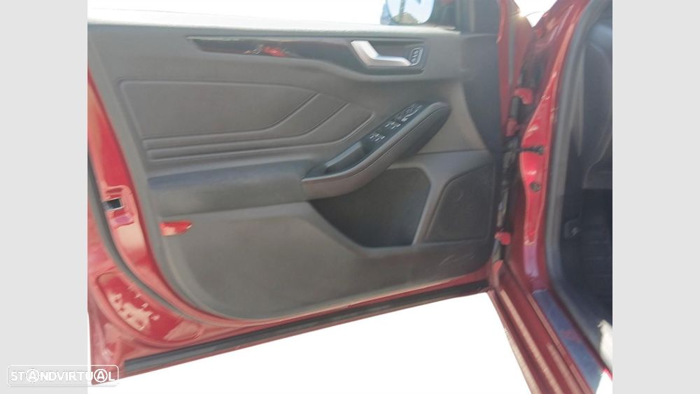 Ford Focus SW 1.0 EcoBoost MHEV ST-Line - 12
