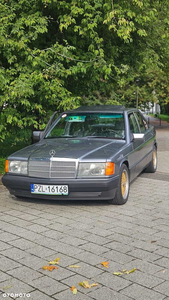 Mercedes-Benz W201 (190) - 11