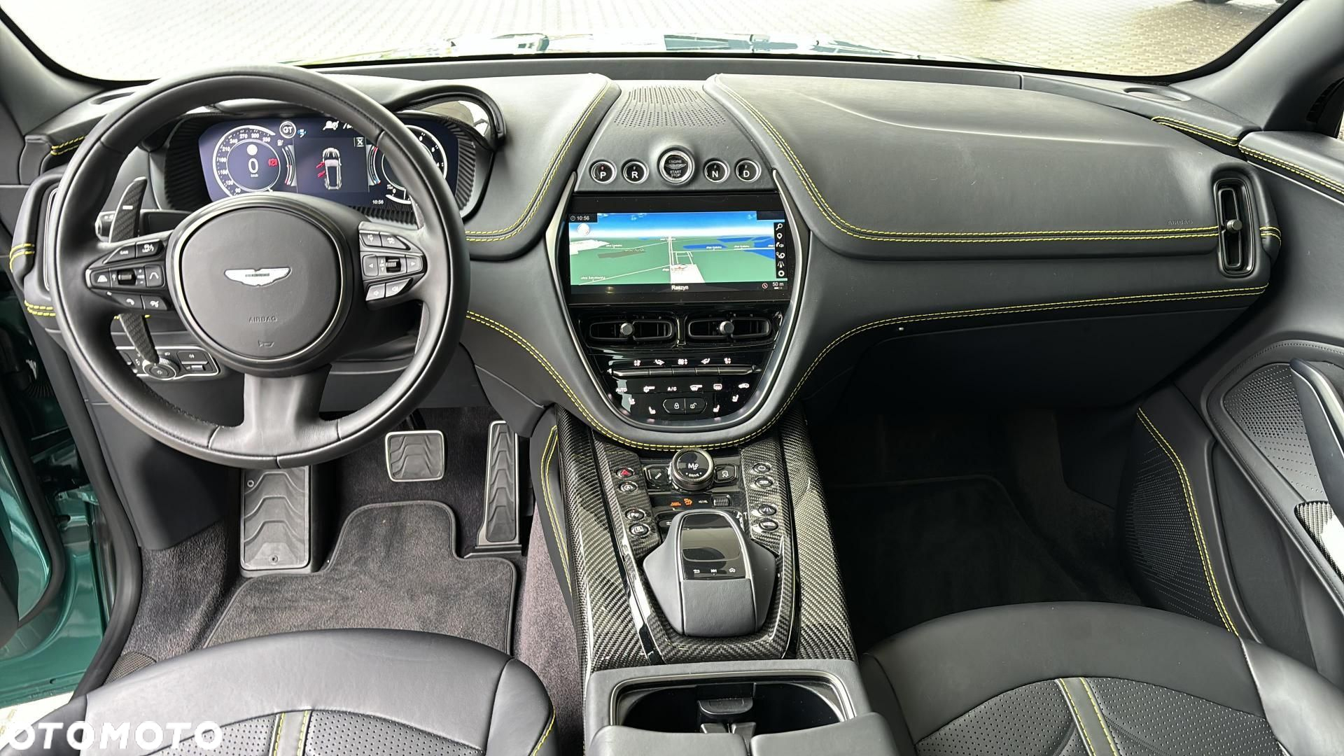 Aston Martin DBX - 17
