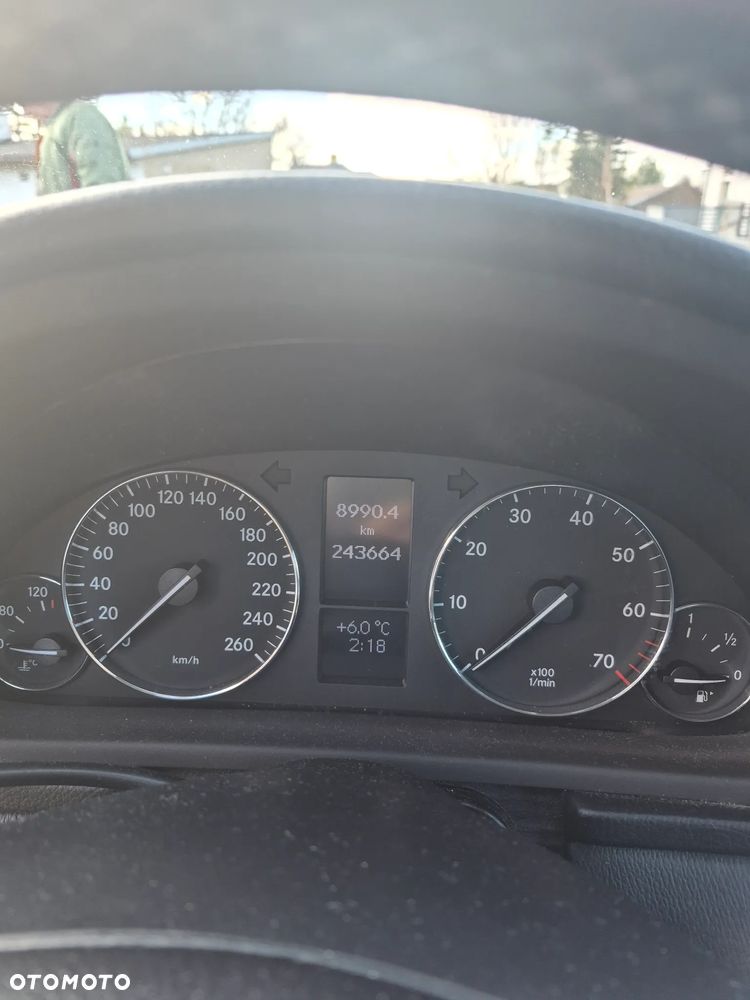 Mercedes-Benz Klasa C 180 Kompressor Classic - 7