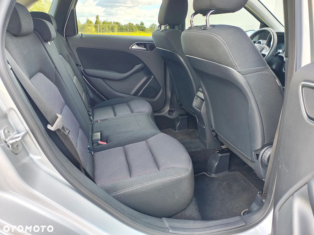 Mercedes-Benz Klasa B 180 (BlueEFFICIENCY) 7G-DCT - 8