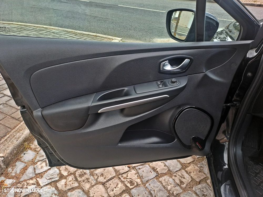 Renault Clio Sport Tourer 0.9 TCe Limited Edition - 9