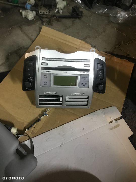 Radio fabryczne TOYOTA YARIS II 86120-0D210 - 2