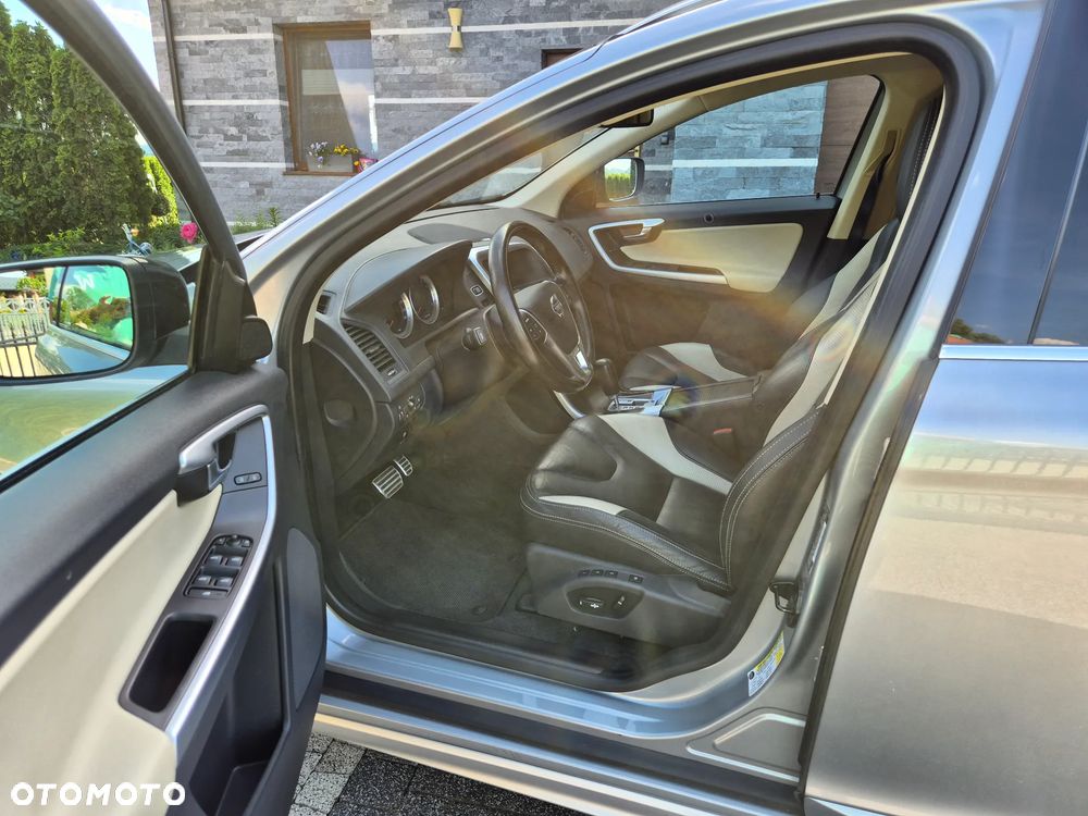 Volvo XC 60 T6 AWD R-Design - 16