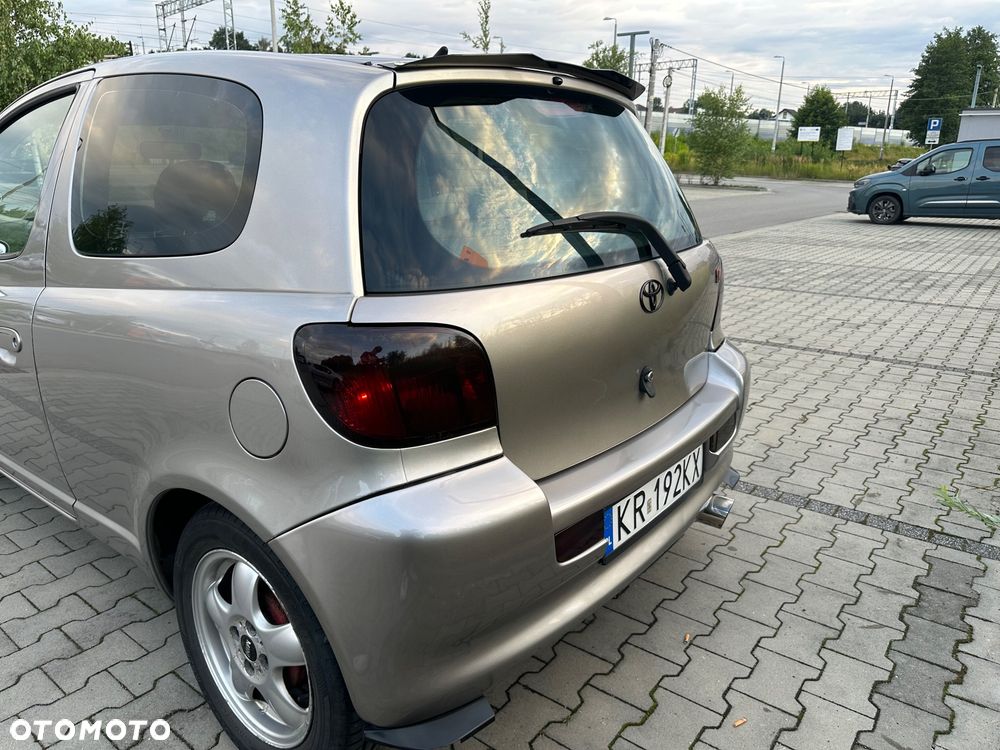 Toyota Yaris - 7