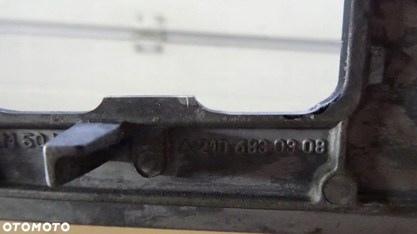 MERCEDES W210 SCHOWEK RAMKA PANEL SZYB KOMPLET - 13