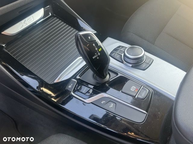 BMW X3 xDrive20d Business Edition - 18