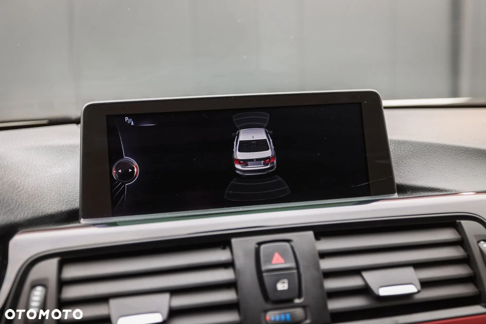 BMW Seria 3 320d xDrive Sport Line - 34