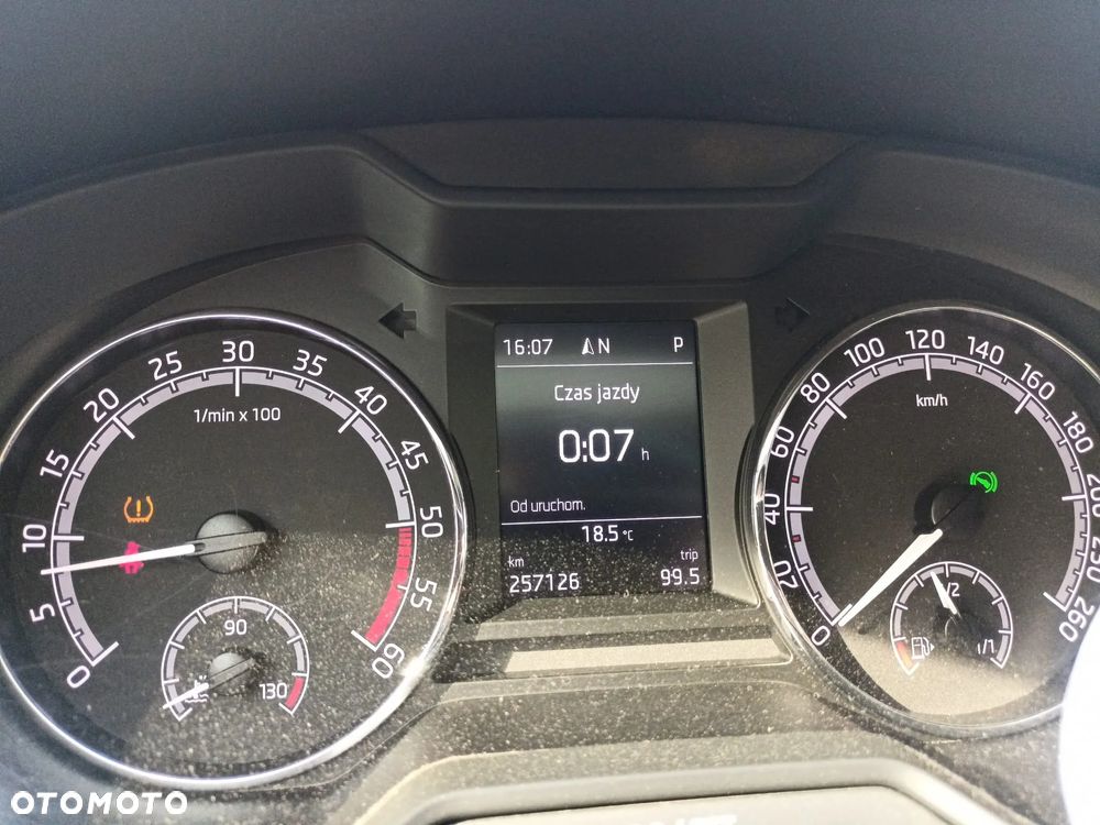 Skoda Octavia 2.0 TDI SCR Ambition DSG - 6