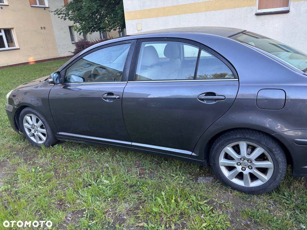 Toyota Avensis 2.0 D-4D - 6