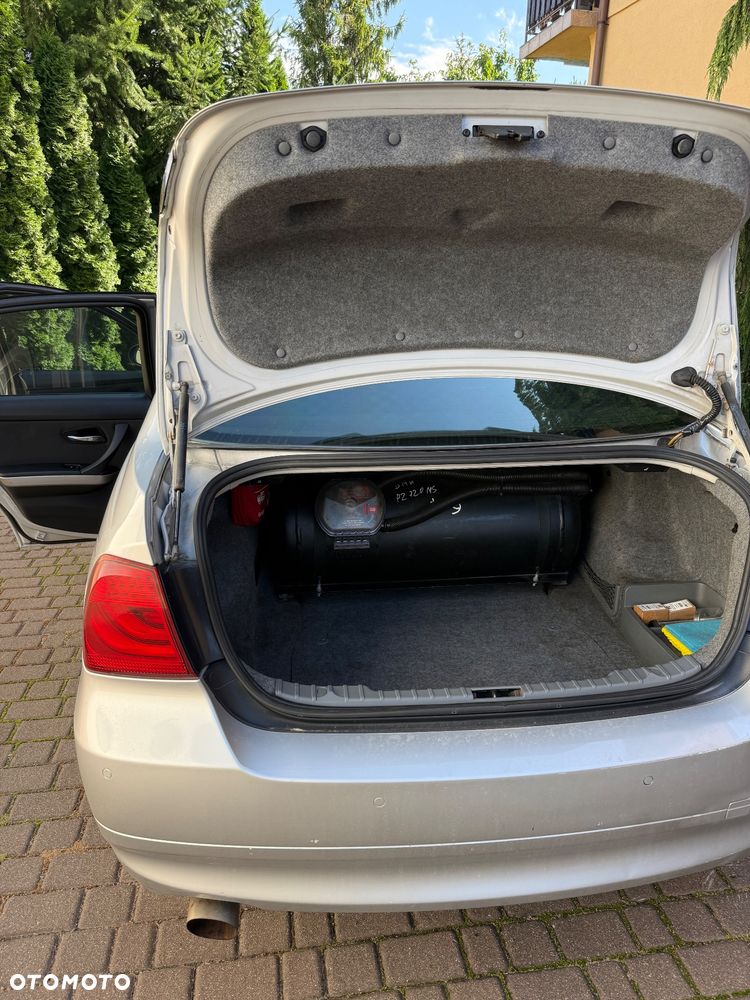 BMW Seria 3 318i - 10
