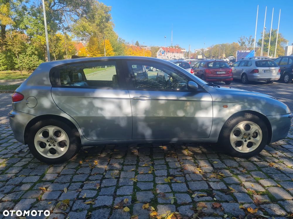 Alfa Romeo 147 2002 photo 2