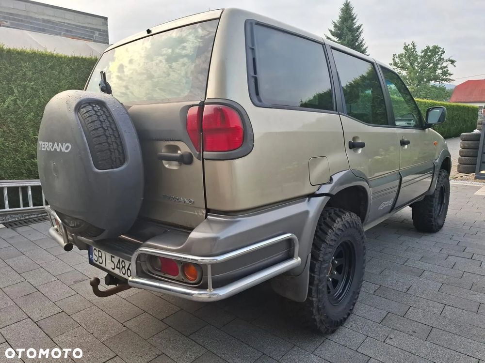 Nissan Terrano - 3