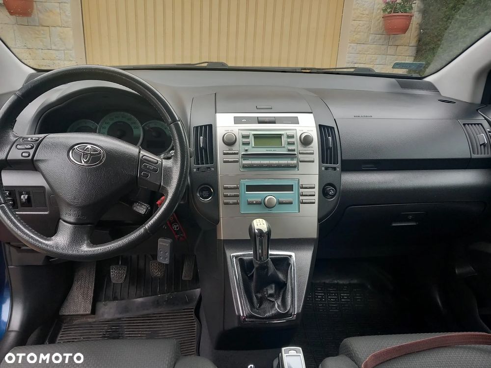 Toyota Corolla Verso - 7