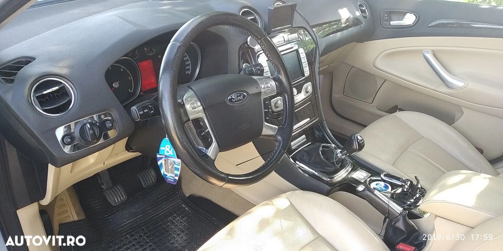 Ford Mondeo 2.0 TDCI Ghia - 10