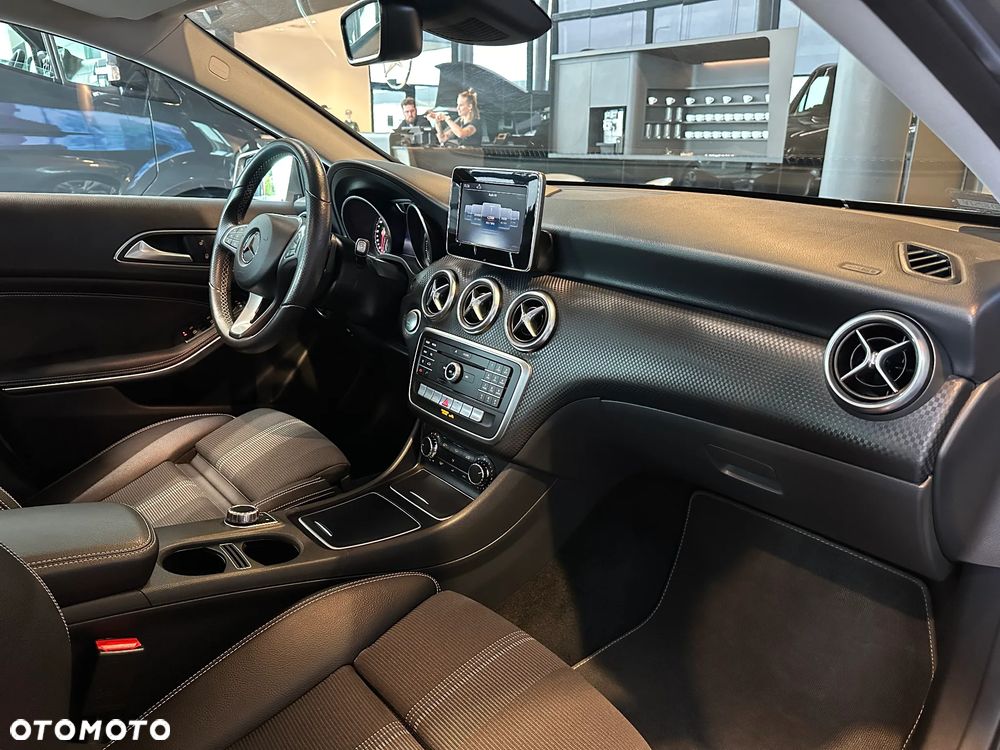 Mercedes-Benz Klasa A 180 d 7G-DCT Urban - 14