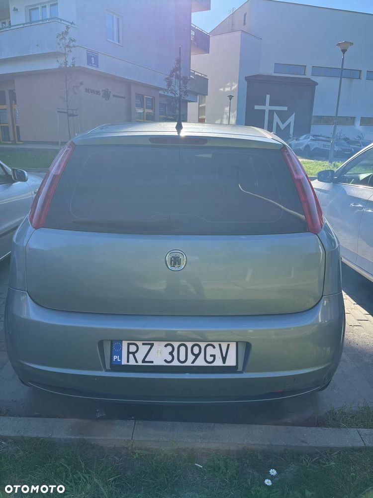 Fiat Grande Punto - 12