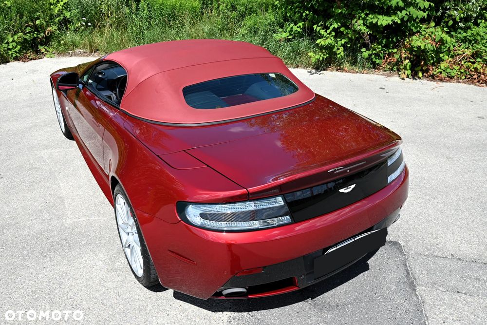 Aston Martin Vantage - 22