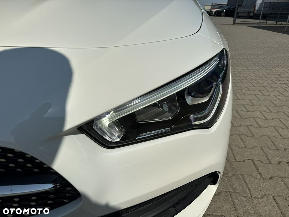 Mercedes-Benz CLA 200 7G-DCT - 9