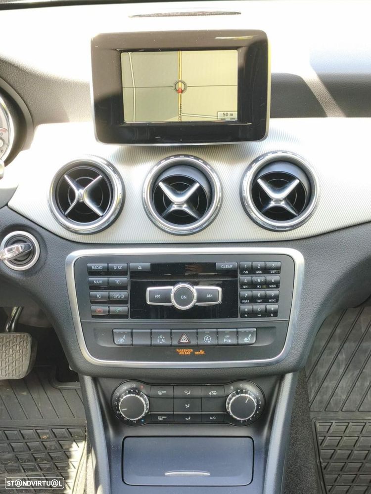 Mercedes-Benz GLA 180 d Urban Aut. — fotografia 9