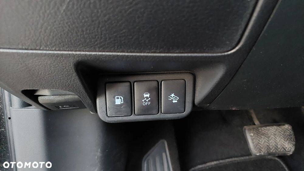 Toyota Avensis 1.8 Premium EU5 MS - 31