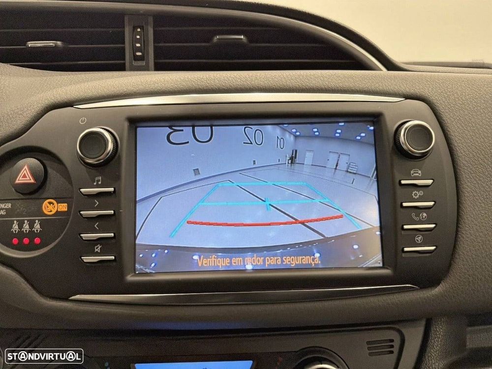 Toyota Yaris 1.5 HSD Exclusive - 13