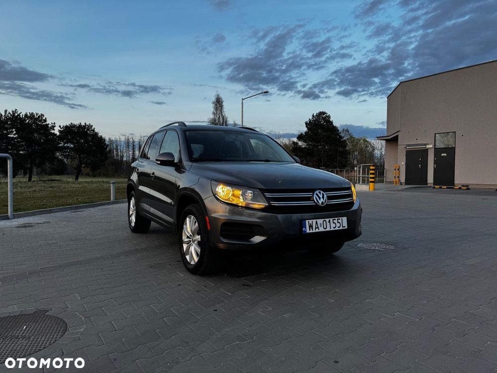 Volkswagen Tiguan - 1
