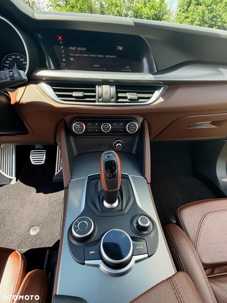 Alfa Romeo Stelvio 2.2 JTDM - 13